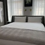 Apartman In The Heart Of